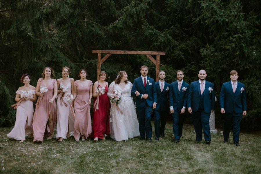 Wedding party photographed by Anna Gutermuth Photography.